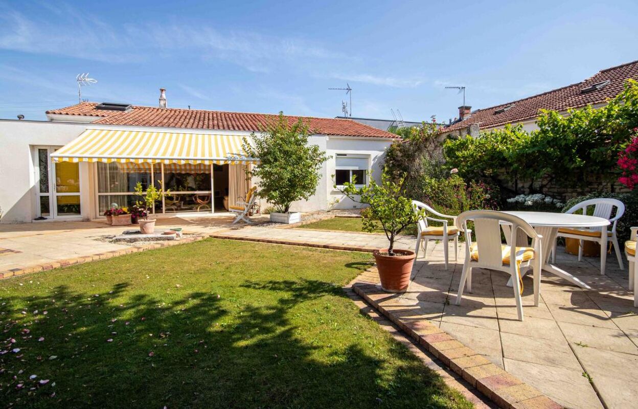 maison 4 pièces 140 m2 à vendre à La Rochelle (17000)