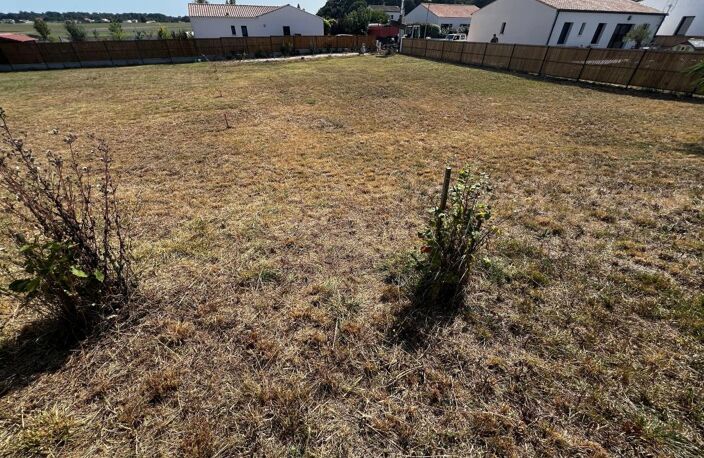 Terrain À Vendre Constructible BREUILLET 912m2 — photo 3