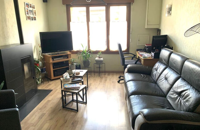 Maison 1930 mitoyenne bâtie sur une parcelle de 476m2, très — photo 3