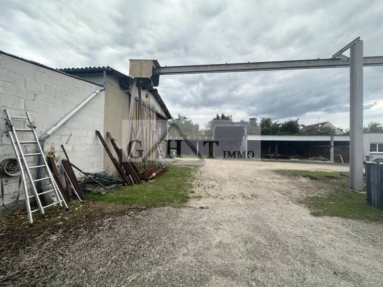 500M2 d'entrepot sur 2400m2 de parcelle DRAVEIL — photo 1