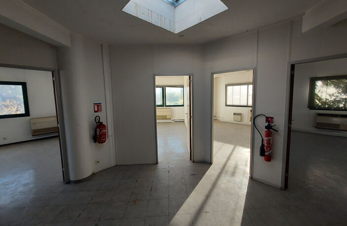 BUREAUX ZONE D'ACTIVITÉ MARITIME DE MOUREPIANE LOT 402 — photo 2