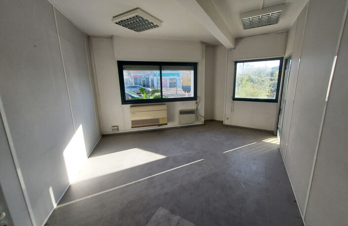 BUREAUX ZONE D'ACTIVITÉ MARITIME DE MOUREPIANE LOT 402 — photo 5