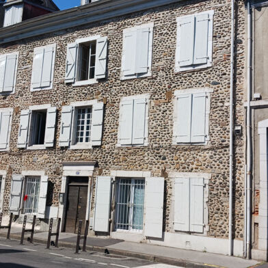 Immeuble  834400 €