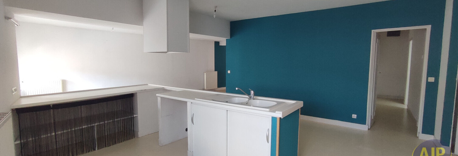 Immeuble  103 m² à vendre à Pons (17800)