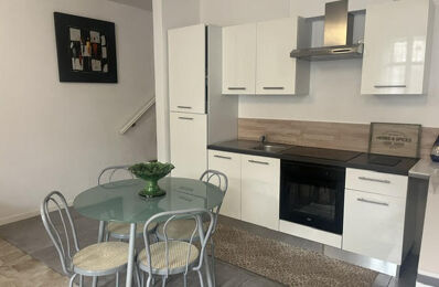 location appartement 700 € CC /mois à proximité de Calvisson (30420)