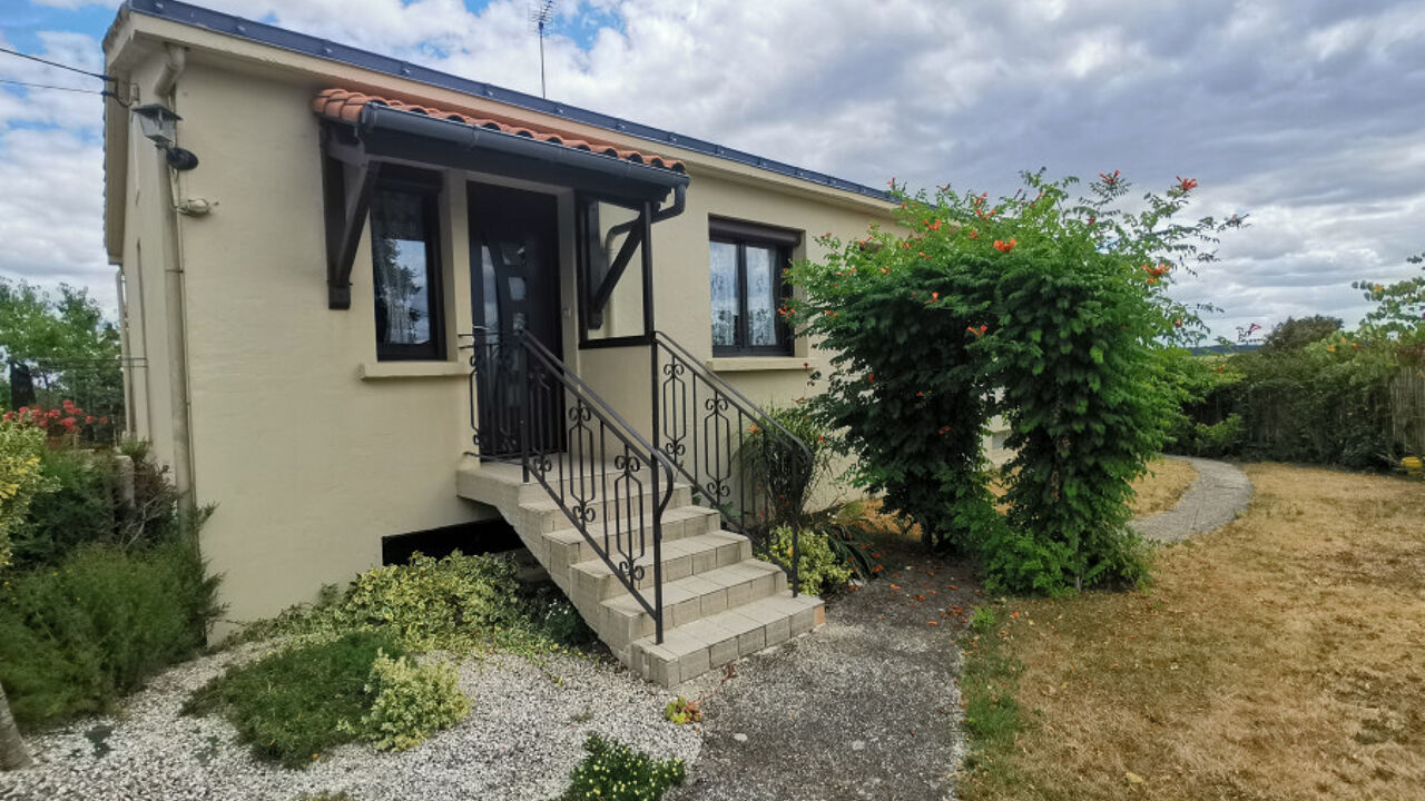 maison 5 pièces 114 m2 à vendre à Saint-Laurent-sur-Sèvre (85290)