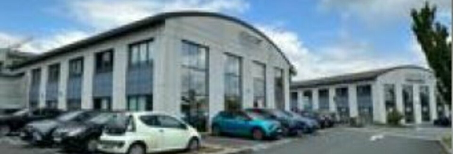 Bureau  171 m² à louer à Limas (69400)