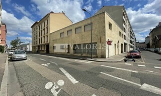 Commerce  461 m² à louer à Villeurbanne (69100)