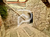 Pertuis Centre dans la rue Colbert - Immeuble avec Local comm... — photo 2