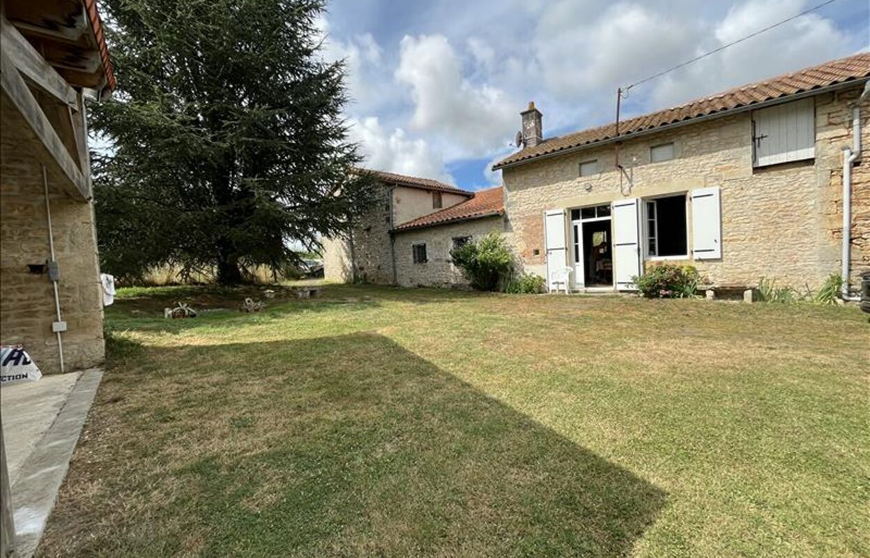 maison 3 pièces 138 m2 à vendre à Bioussac (16700)