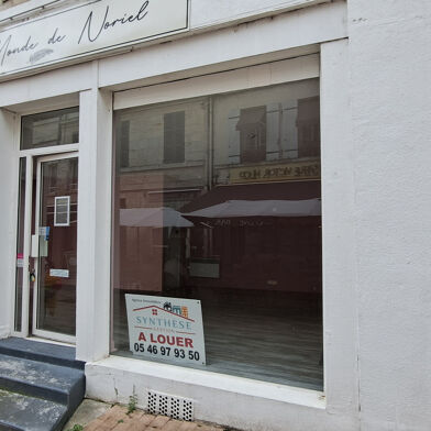 Commerce 2 pièces 850 €