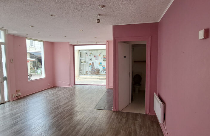 local commercial — photo 3