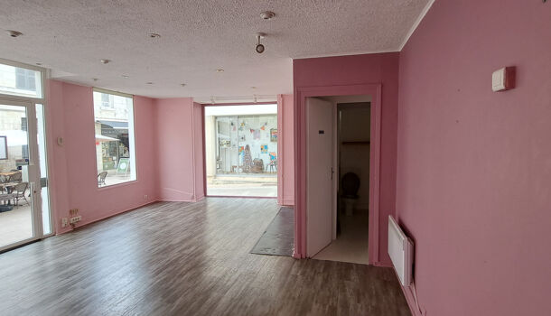 Local commercial 2 pièces  à louer Saintes 17100