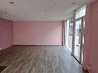 local commercial — photo 4