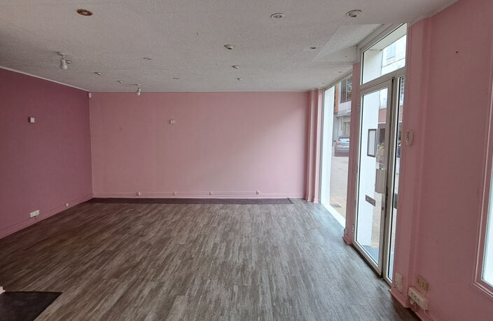 local commercial — photo 4