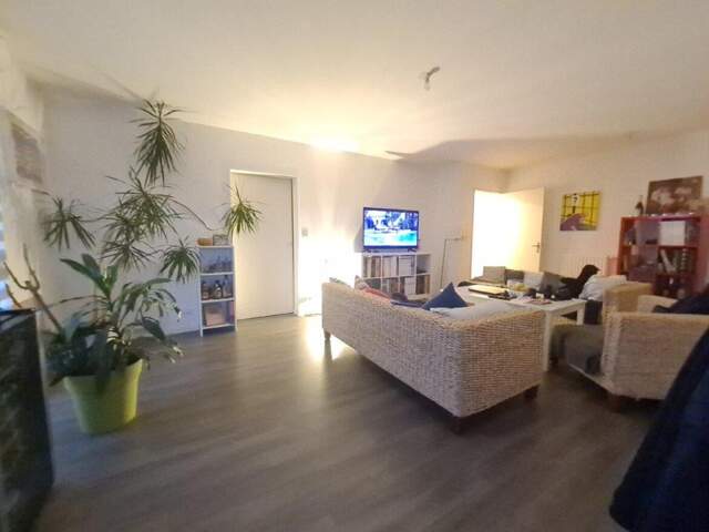 Parking + Appartement — photo du bien