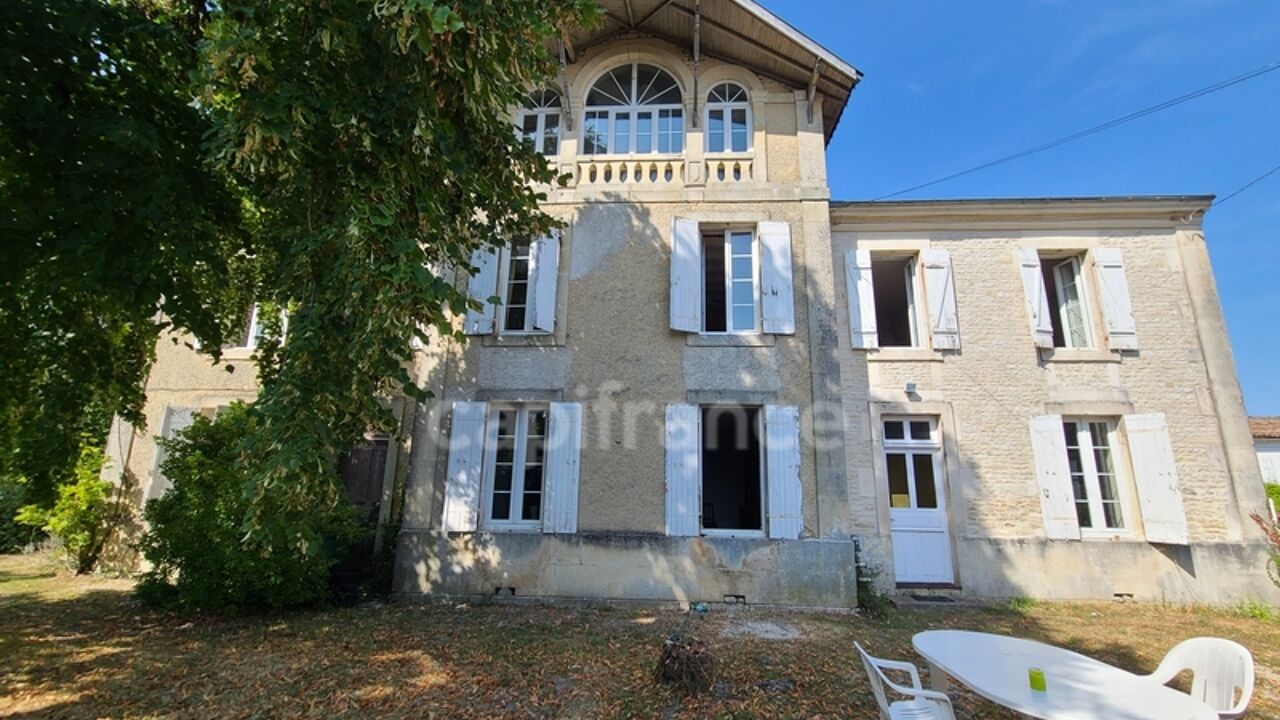 maison 8 pièces 234 m2 à vendre à Aumagne (17770)