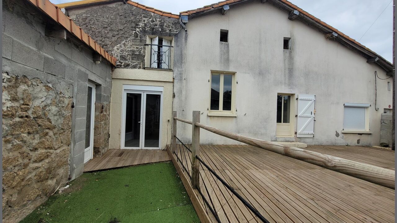 maison 6 pièces 174 m2 à vendre à Pougne-Hérisson (79130)