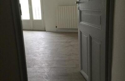 location maison 930 € CC /mois à proximité de Noves (13550)