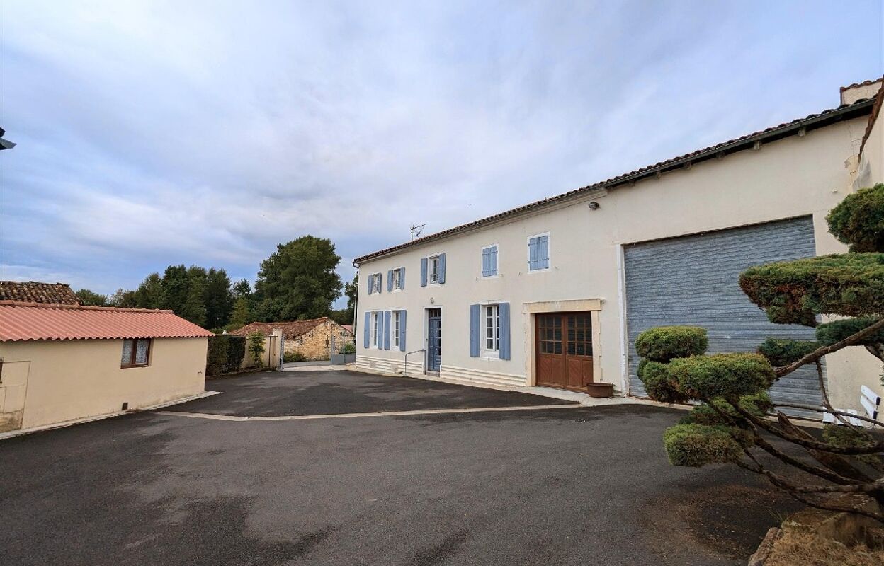 maison 3 pièces 111 m2 à louer à Saint-Martial-sur-Né (17520)