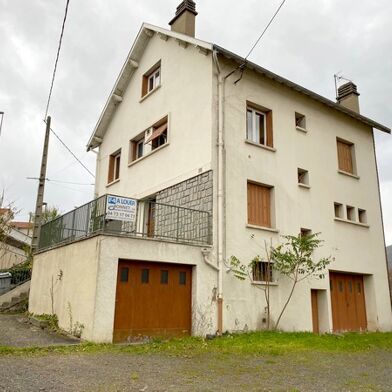 Appartement 6 pièces 930 €