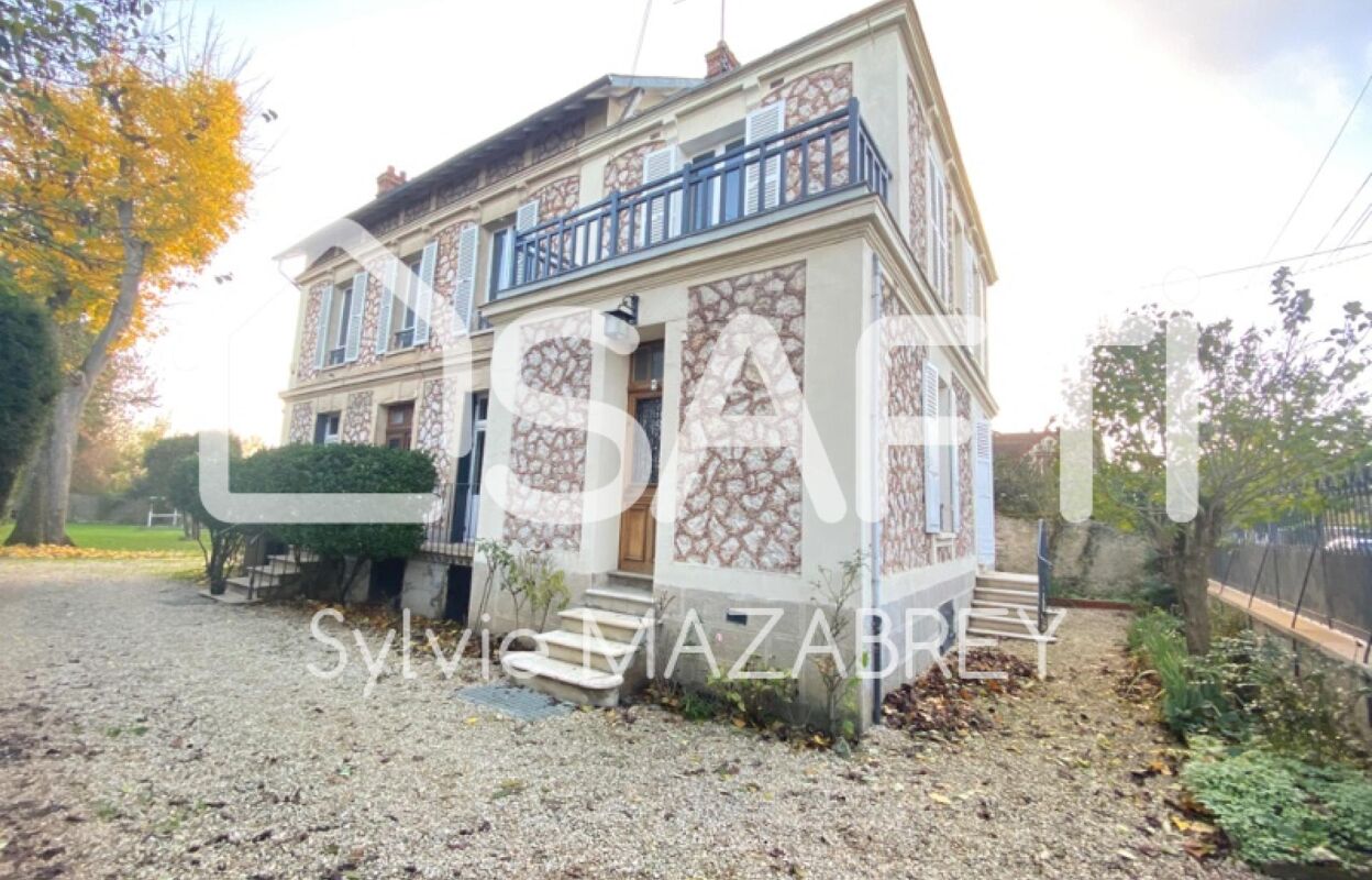 maison 11 pièces 210 m2 à vendre à Longueville (77650)