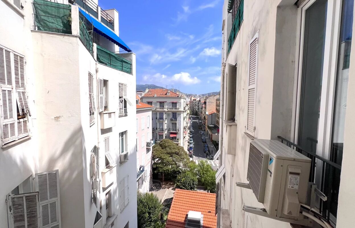 appartement 2 pièces 28 m2 à vendre à Nice (06000)