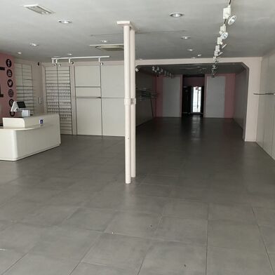 Commerce  250000 €