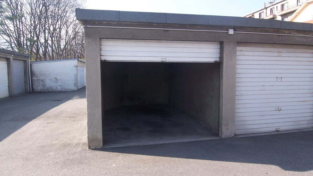 garage  pièces 14 m2 à louer à Grenoble (38100)