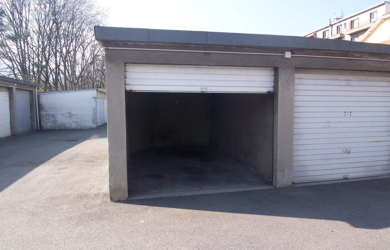 garage  pièces 14 m2 à louer à Grenoble (38100)