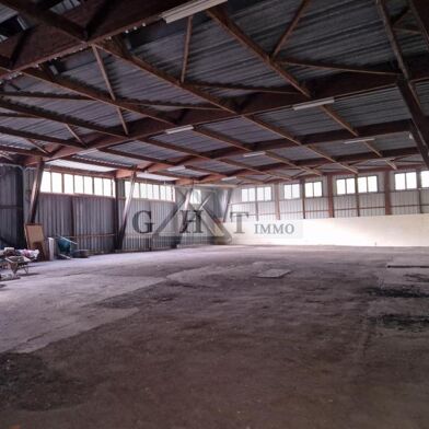 Local industriel 1601 m²