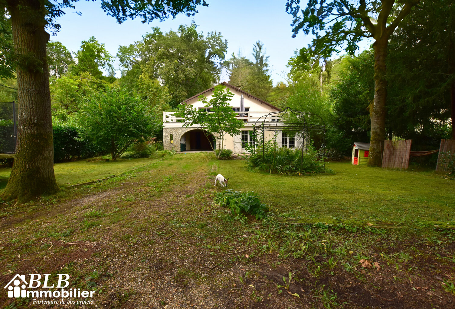 78690 LES ESSARTS LE ROI  A vendre Belle maison 6 pièces 4 c — photo 1