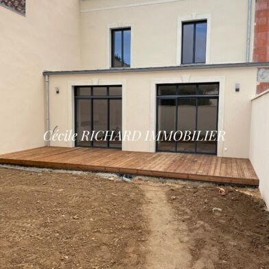 Maison 8 pièces 222 m²