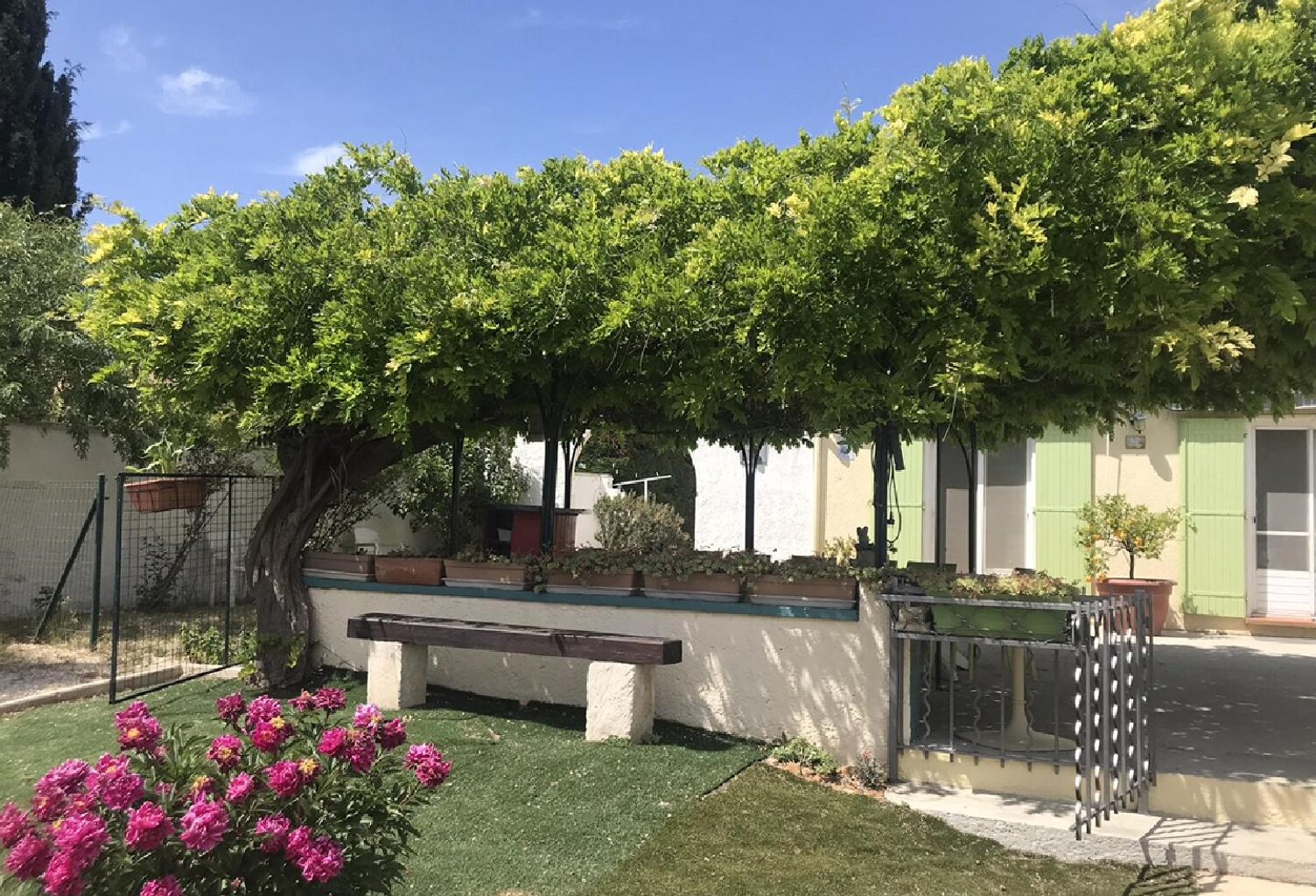 Villa — photo 1
