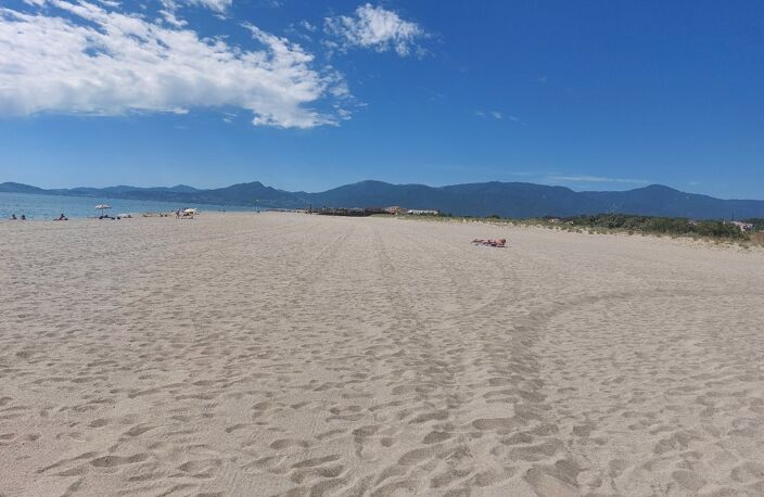 A seulement 400m du sable, Superbe villa de 5 chambres, et piscine !  — photo 2