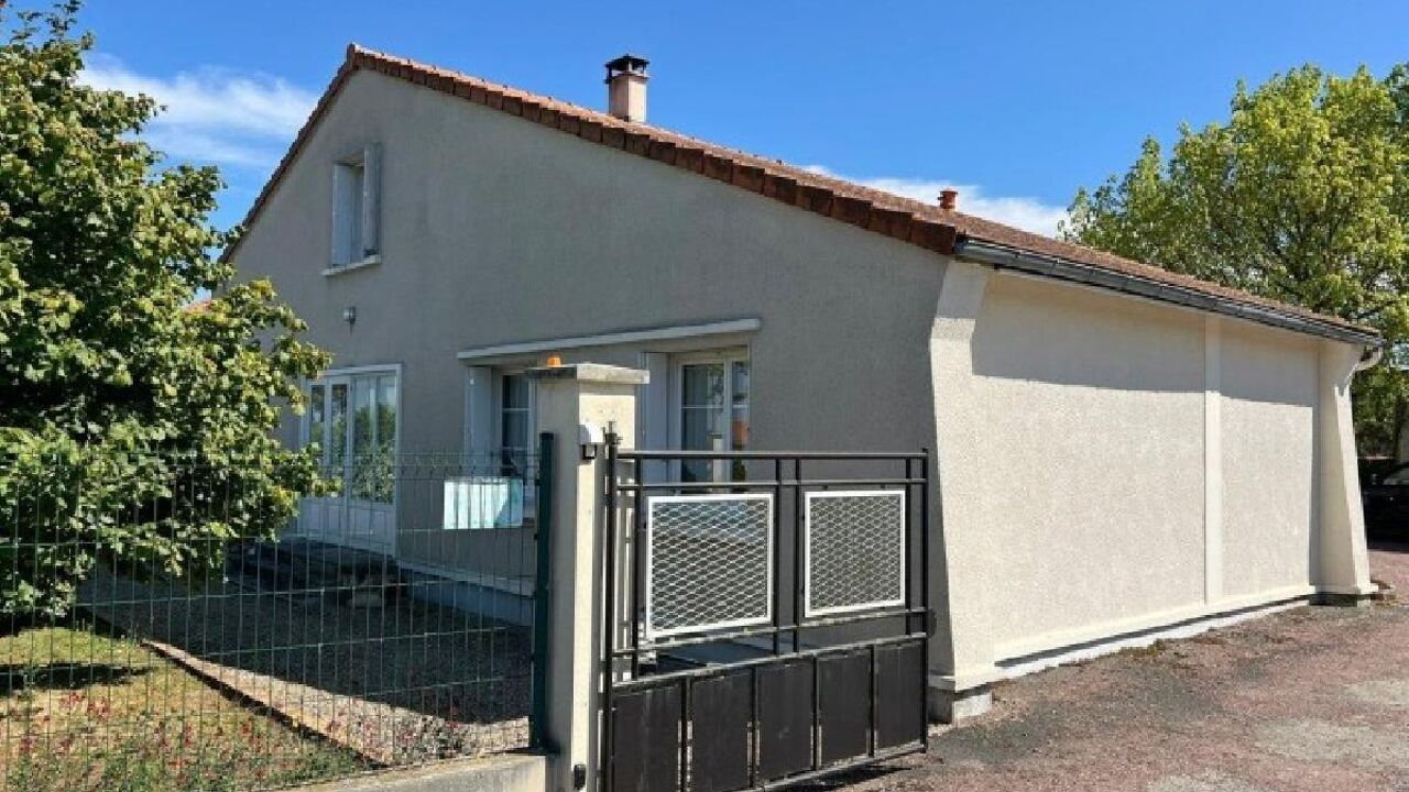 maison 5 pièces 147 m2 à vendre à Ruffec (16700)