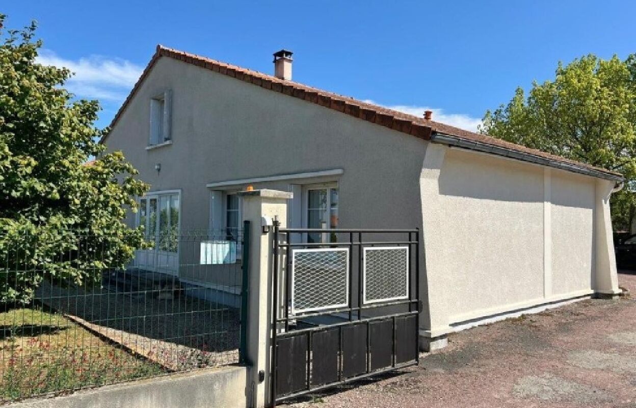 maison 5 pièces 147 m2 à vendre à Ruffec (16700)