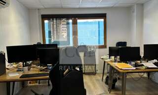 Commerce  540 m² à louer à Villeurbanne (69100)