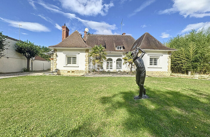 Domaine du Lys-Chantilly. Proche centre, maison Lamorlaye 7 pièce(s) 330 m2 — photo 2