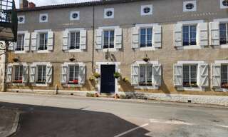 Maison 13 Pièces 446 m² à vendre à Champagne-Mouton (16350)