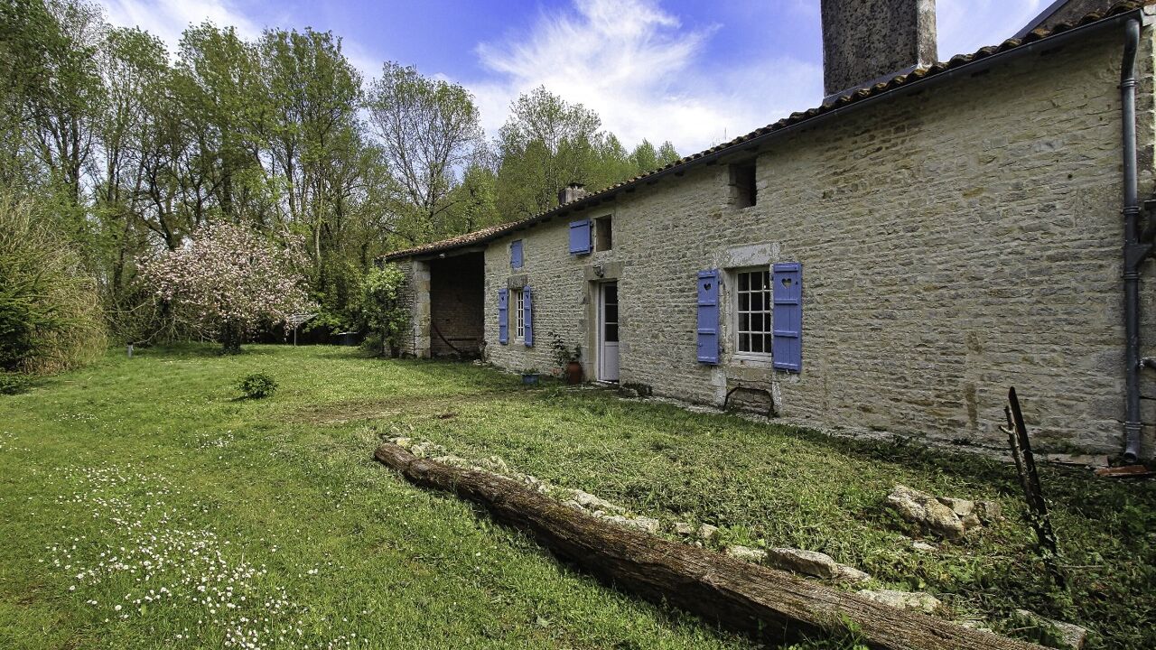 maison 4 pièces 96 m2 à vendre à Dampierre-sur-Boutonne (17470)