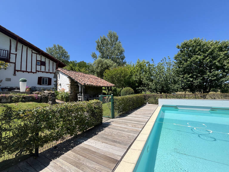 Maison basque du 18ème siècle à vendre. — photo 1