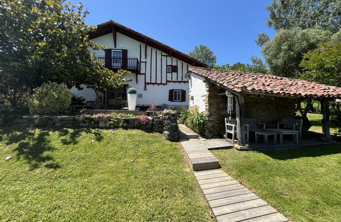 Maison basque du 18ème siècle à vendre. — photo 2