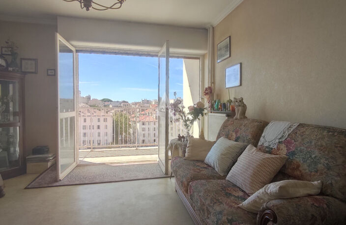 TOULON MOURILLON : Appartement 3 Pièces de 67 m² avec petite ... — photo 5