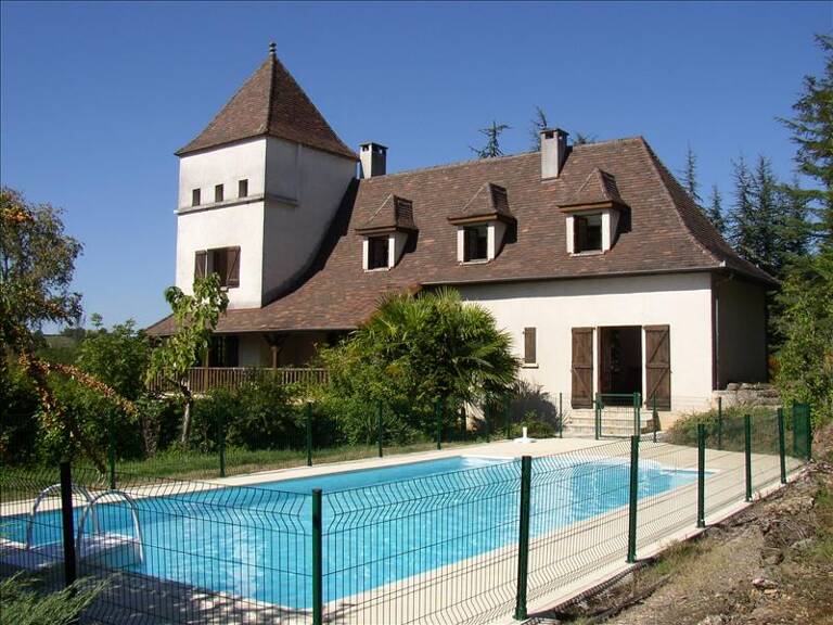 Maison en pierre de 6 pièces principales — photo 1