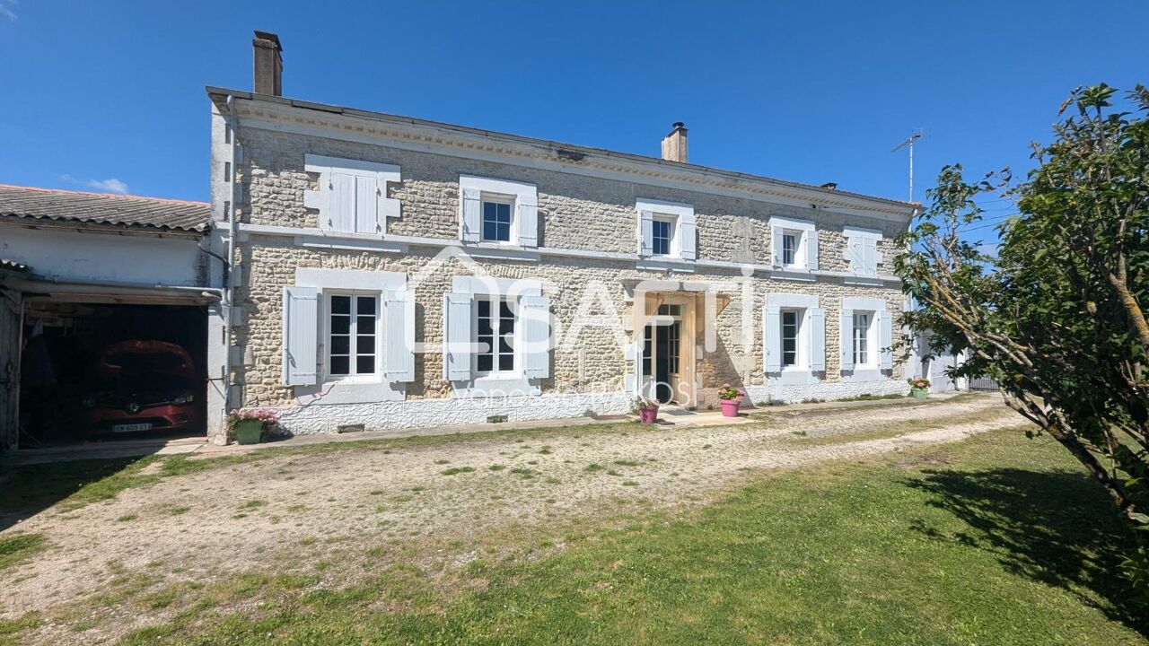 maison 9 pièces 195 m2 à vendre à Saint-Martin-de-Juillers (17400)