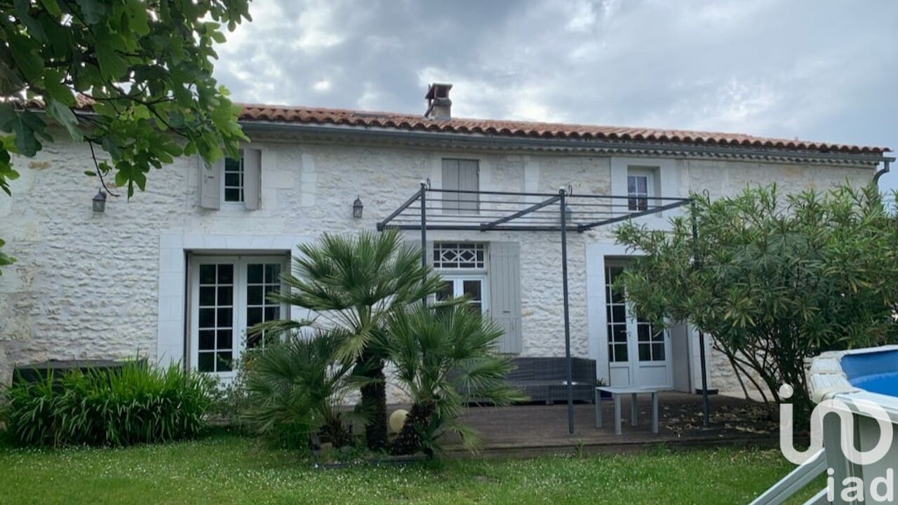 maison 5 pièces 112 m2 à vendre à Saint-Romain-de-Benet (17600)