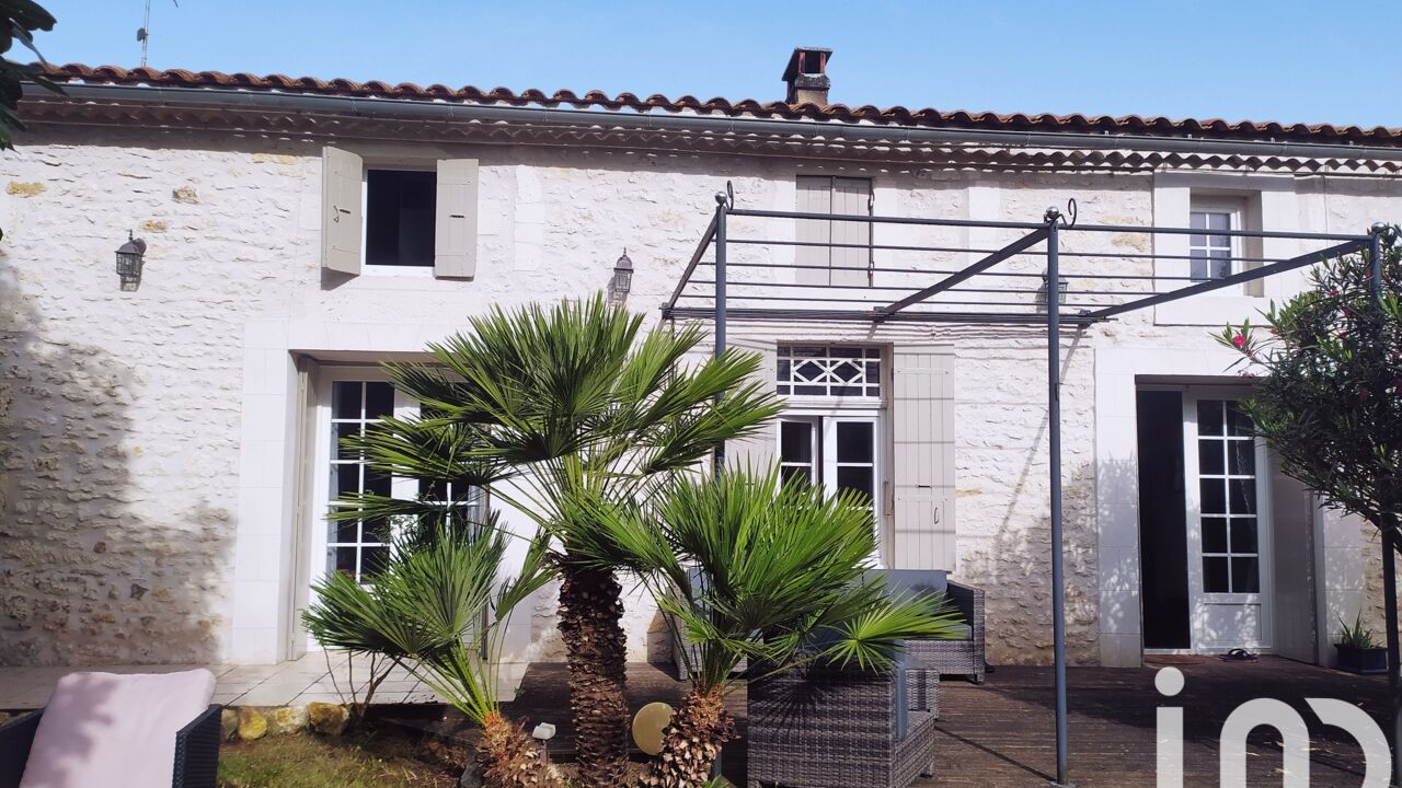 maison 5 pièces 112 m2 à vendre à Saint-Romain-de-Benet (17600)