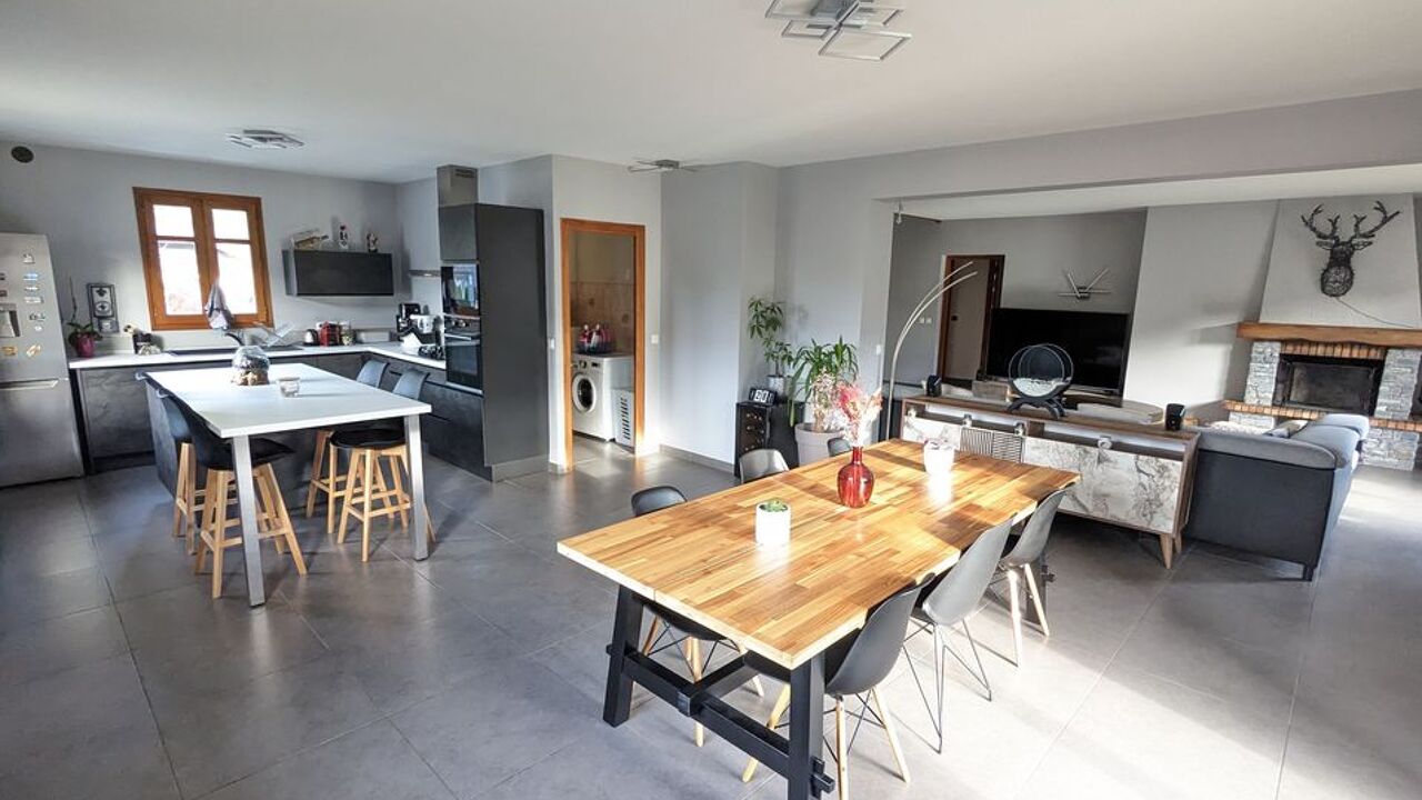 appartement 7 pièces 220 m2 à vendre à La Rochette (73110)