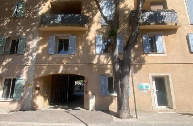 location appartement 800 € CC /mois à proximité de Toulon (83)